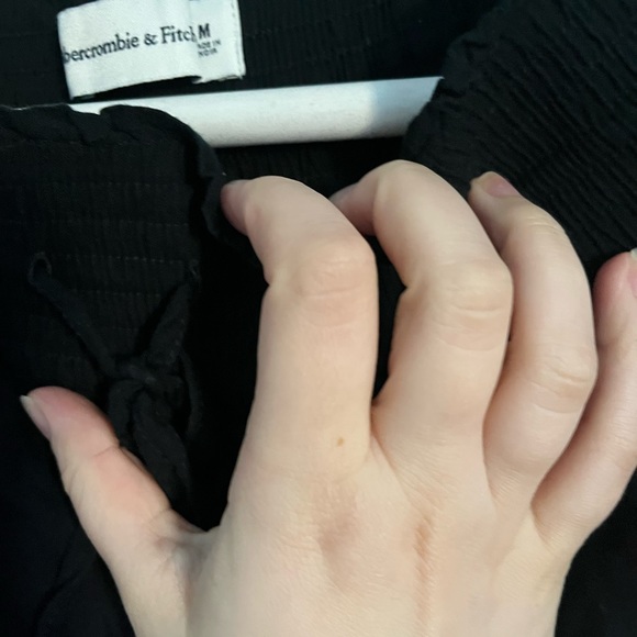 Black Beachy Shorts - Abercrombie - Picture 2 of 3